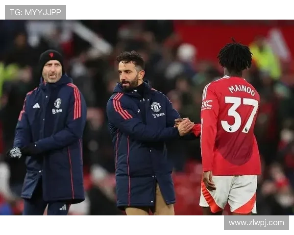 曼联冬窗锁定中场引援目标阿莫林受阻新星去留或决定计划成败