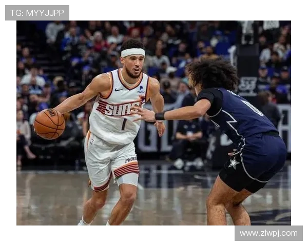 布克表现惊艳第三节独得16分全场砍下33分5板7助助球队取胜